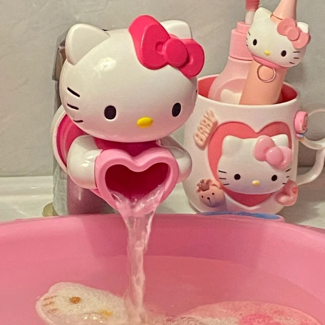 Hello Kitty Heart Shaped Fauce - Home Goods Bathroom Accessories reseña y precio