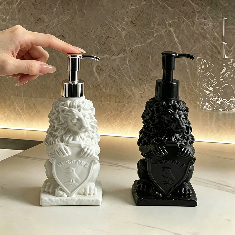 Must-Have Vintage Lion Shield  - Home One Bathroom Accessories reseña y precio